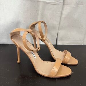 Manolo Blahnik Beige Patent Heels